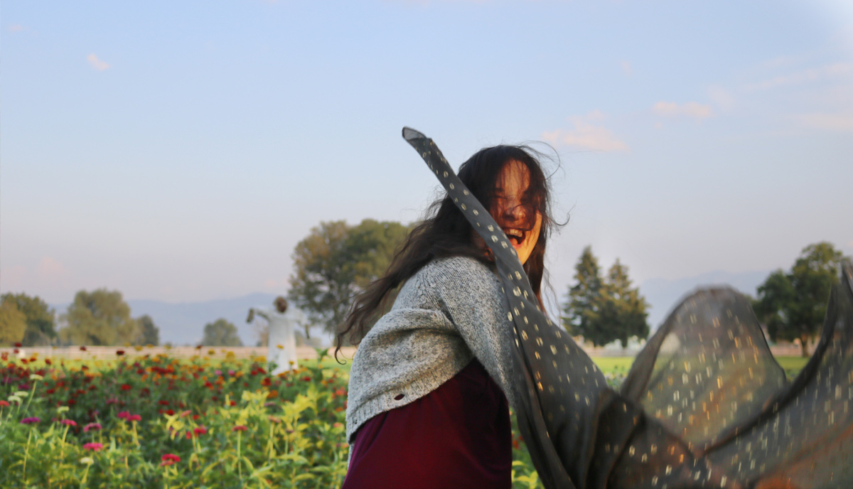 Natürliche Intimpflege macht glücklich! Denn nur wer sich rundum gesund fühlt, kann auch unbeschwert sein. Intimpflege Frau