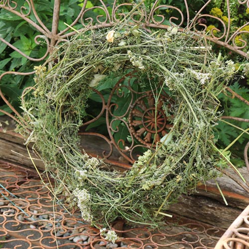 Naturdekoration Kranz aus Gräsern und Heublumen basteln
