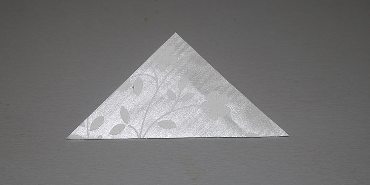 Blüte aus Papier basteln