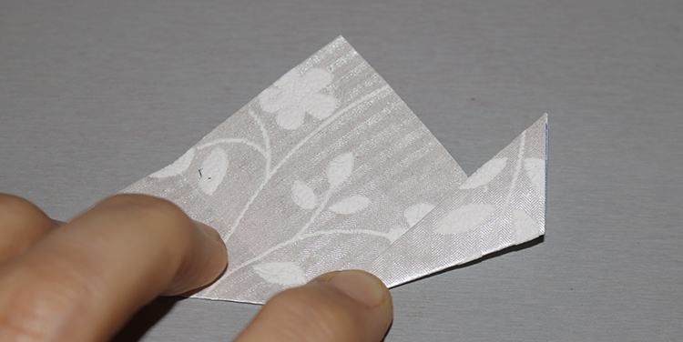 Blüte aus Papier basteln