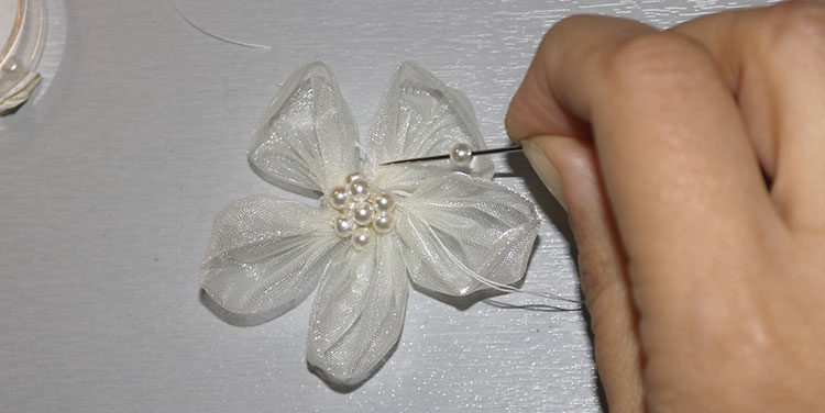 Blüten aus Organza