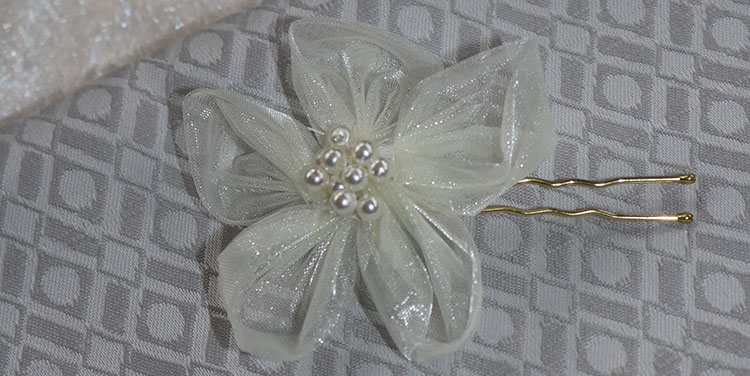 zarte Blumen aus Organza Hochzeit Taufe Erstkommunion