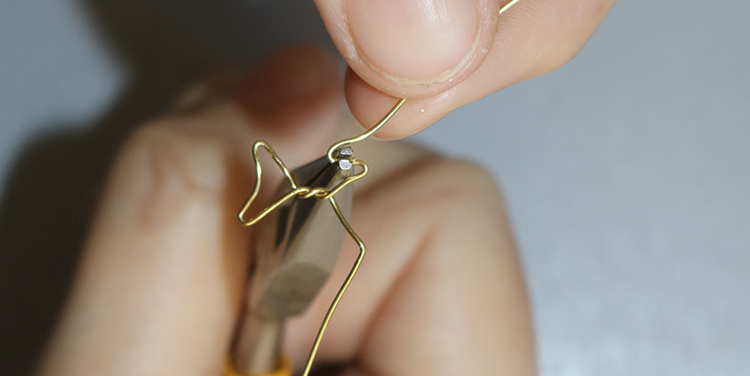 Fisch aus Draht und Nagellack