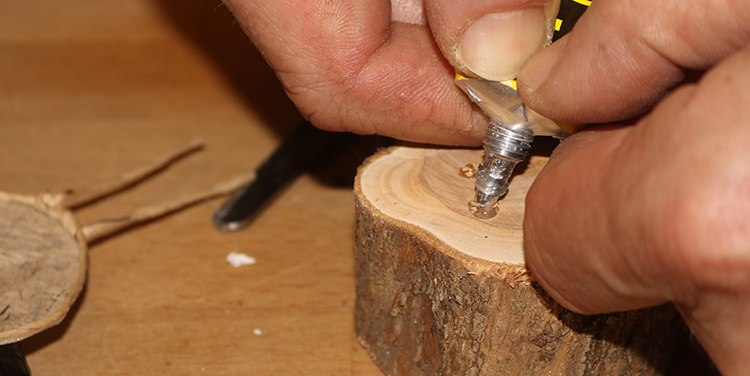 Henne und Hahn aus Papierdraht biegen