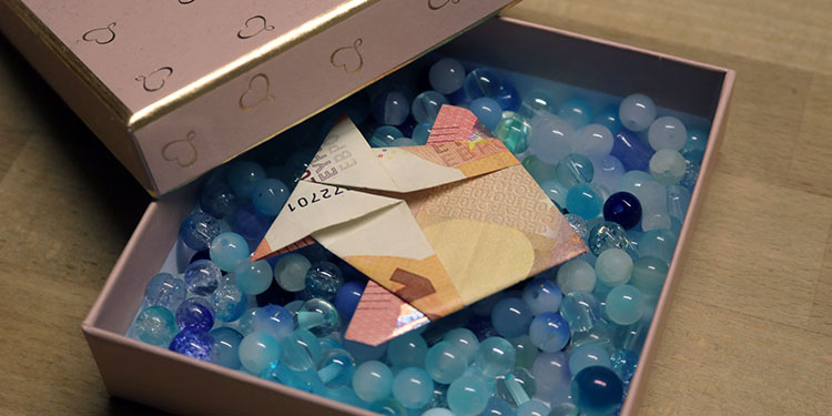 Faltfisch aus einem Geldschein