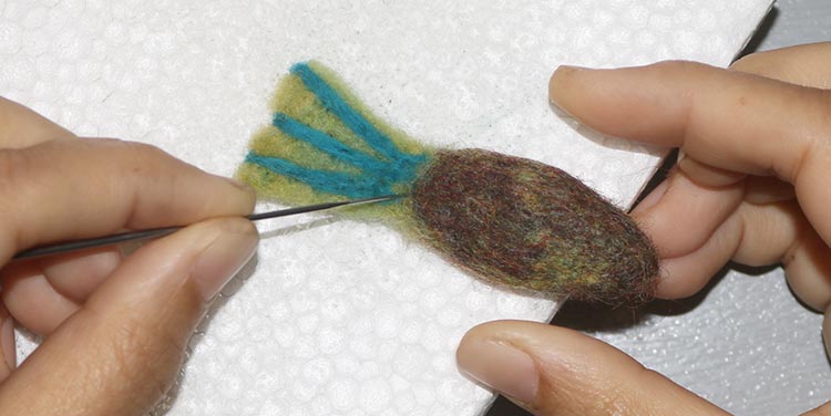 Filz Fisch Flosse anfilzen
