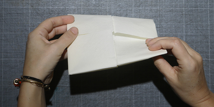 Servietten falten Kreuz