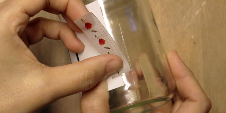 Zettel mit Washi Tape aufkleben