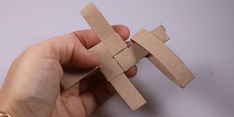 Schachtel aus Toilettenpapierrollen