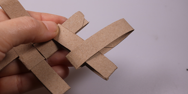 Schachtel aus Toilettenpapierrollen