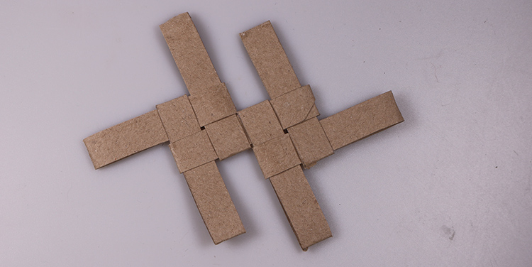 Schachtel aus Toilettenpapierrollen