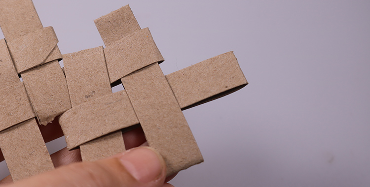 Schachtel aus Toilettenpapierrollen