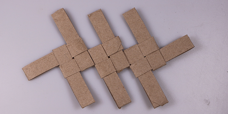 Schachtel aus Toilettenpapierrollen