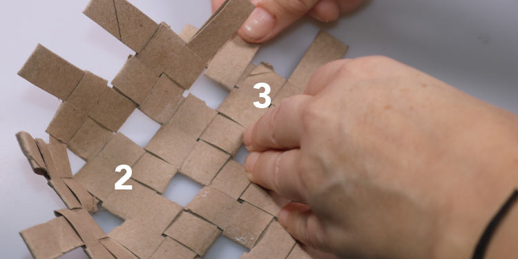 Schachtel aus Toilettenpapierrollen