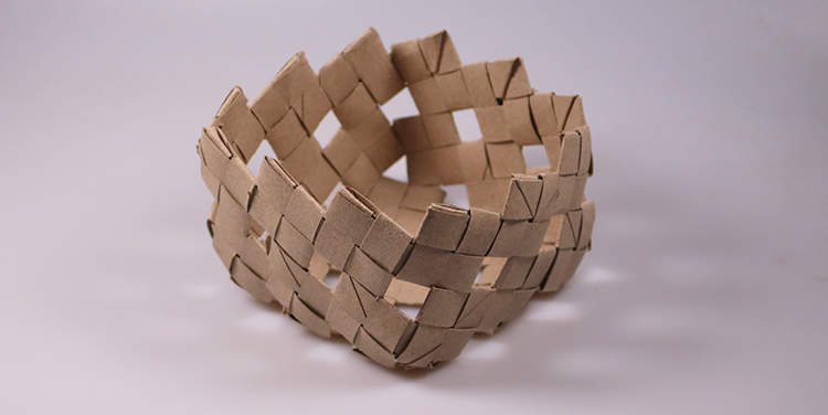 Körbchen aus leeren Toilettenpapierrollen