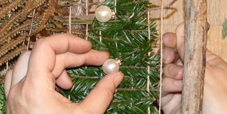 Weben mit Naturmaterialien – schöne Weihnachtsdekoration eigenen Webrahmen basteln DIY Weben mit Naturmaterialien