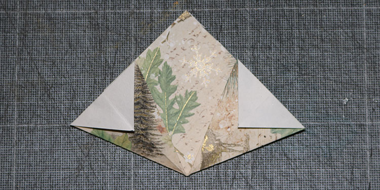 Weihnachtsbaum aus Papier basteln