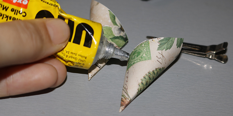 Weihnachtsbaum aus Papier basteln