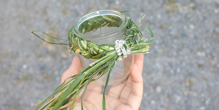 atur Windlicht mit Graszopf und Rocaille-Perlen Diy Windlicht mit Perlen