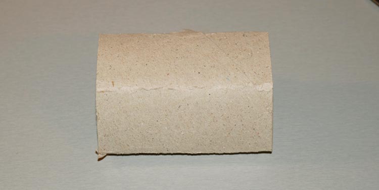 So einfach bastelt man Zerowaste Anzuchtrollen aus leeren Klopapierrollen zerowaste anzuchttöpfe aus klopapierrollen