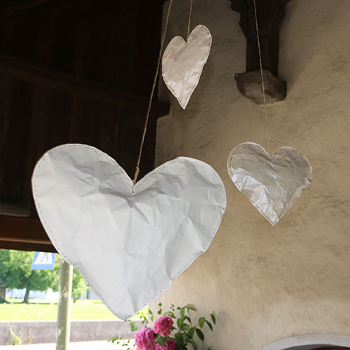 schnelles großes Papier Herz basteln