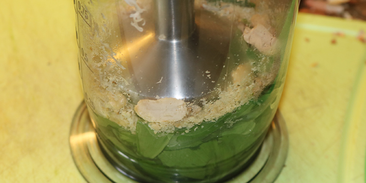 Bärlauch Erdnuss Pesto