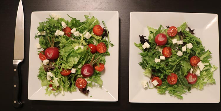 Blätterteigrosen auf Salat