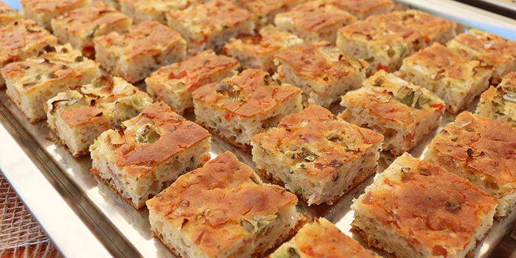 Rezept Speck Zwiebel Blechkuchen Fingerfood