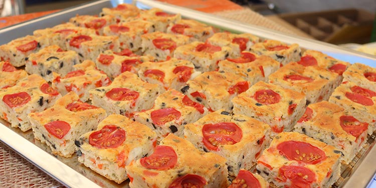 Rezept pikanter Blechkuchen Fingerfood