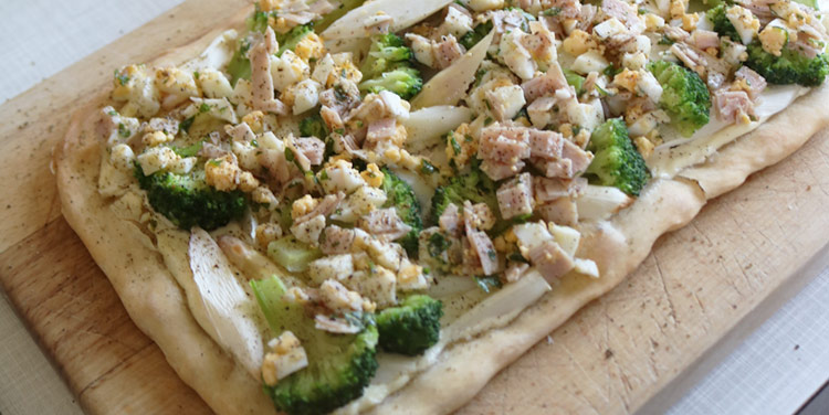 Flammkuchen mit Spargel