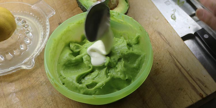 Guacamole mit Creme Fraiche