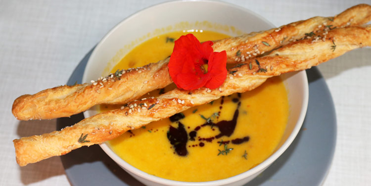 Pikante Kürbiscremesuppe Kuerbiscremesuppe