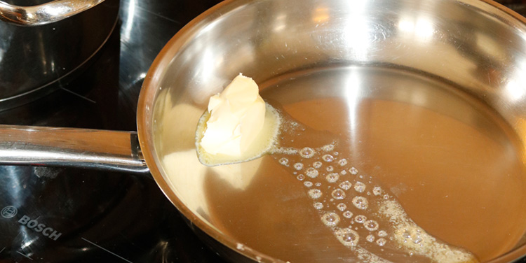 Marillenknödel mit Topfenteig