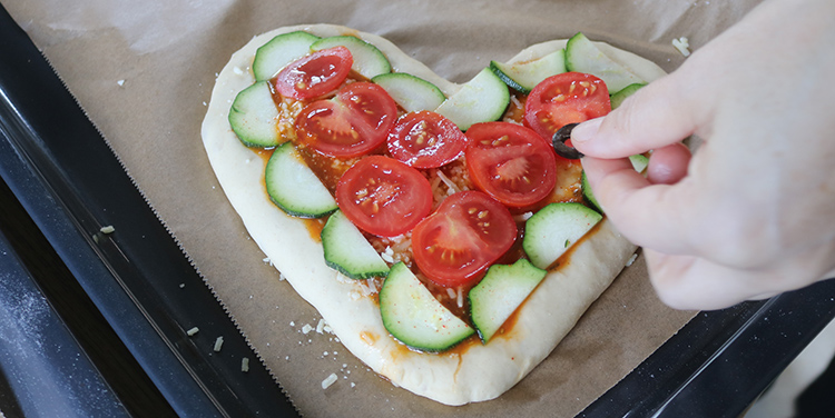 Pizzaherzen belegen
