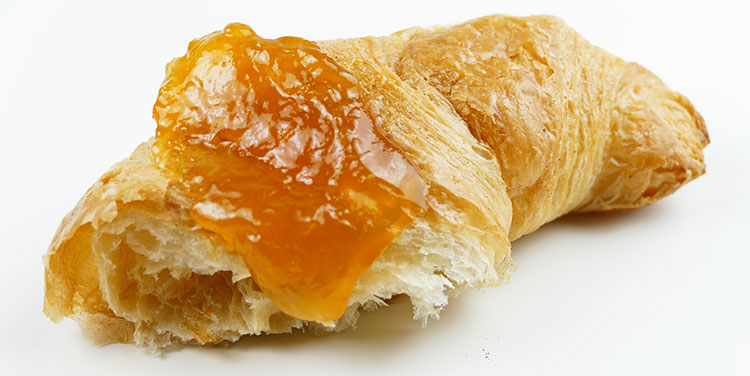 Quitten Gelee schmeckt bestens auf Croissants, Weißbrot,... ist aber auch zum Verfeinern von Weihnachtskeksen bestens geeignet. Quitten Gelee als Croissantaufstrich