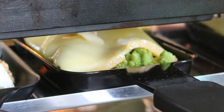 Raclettekäse und Brokkoli