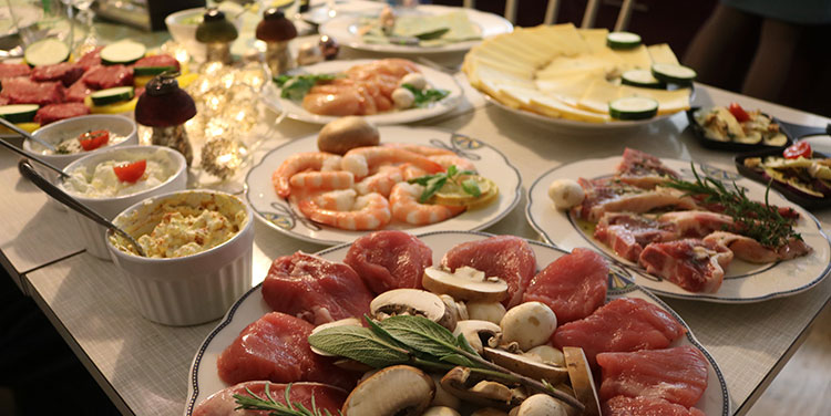 So gelingt der Raclette Abend! Was brauche ich für einen tollen Raclette Abend Tipps Einkaufsliste