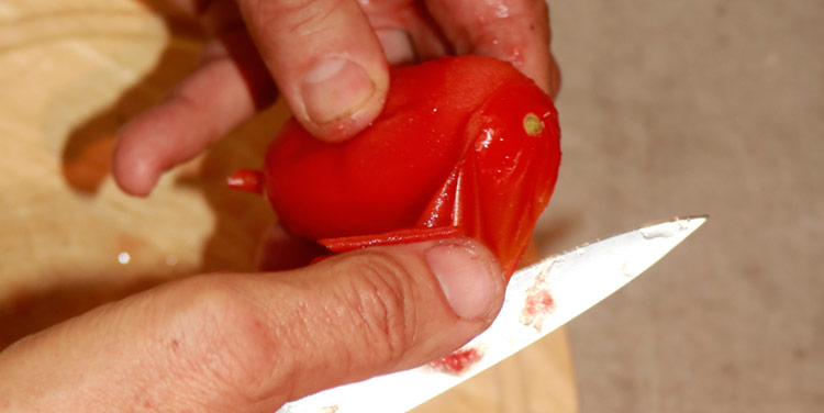 Tomaten ganz einfach häuten