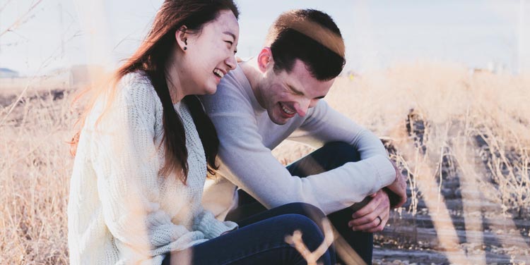 Akzeptieren Sie sich selbst, das macht Sie und Ihren Partner glücklich! Sebstliebe macht auch den Partner glücklich