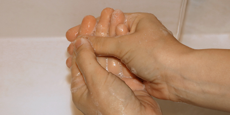 Hände reinigen und desinfizieren
