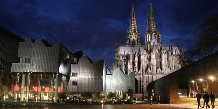 Kölner Dom vom Museum Ludwig aus gesehen