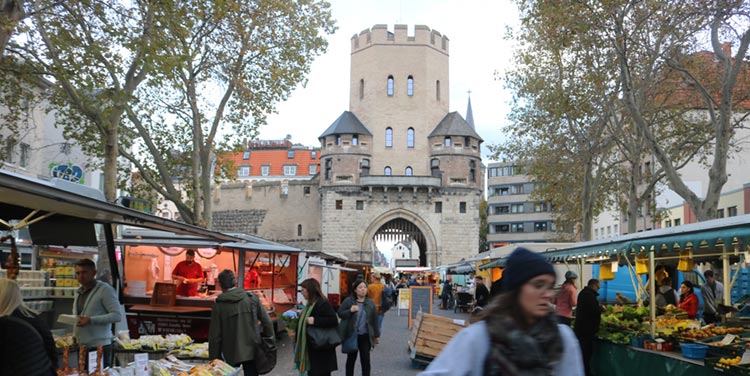 Chlodwigplatz Köln mit Severinstor