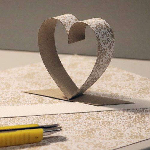 Herz aus Papierstreifen