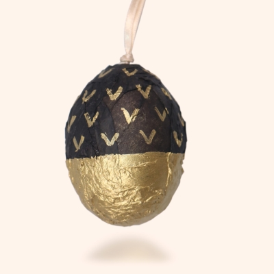 Handdekoriertes Osterei „Schwarz/Gold“